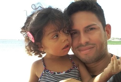 Goleiro Labilá com a filha Manuela, de 2 anos (Foto: Arquivo pessoal/Labilá Lima)