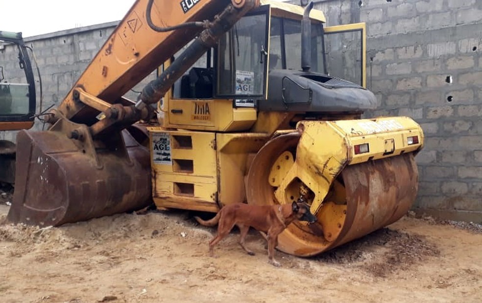 Maquinário usado importado foi encontrado nas buscas na Costa do Marfim — Foto: G1 Santos