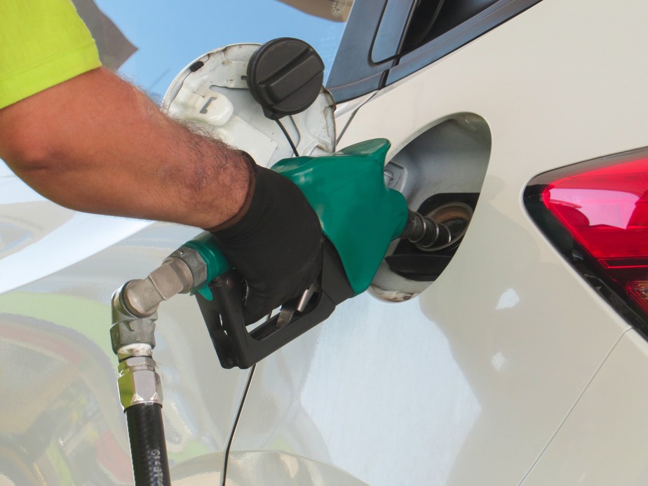 Queda de 3,4% no preço da gasolina contribuiu para redução do IPCA-15 em junho