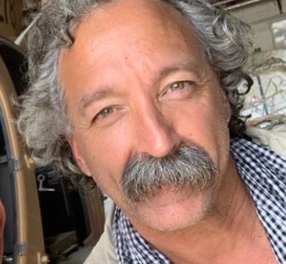 O cinegrafista Pierre Zakrzewski, do canal americano Fox News, morreu após ataque na Ucrânia.  — Foto: Trey Yingst/Reprodução/Twitter