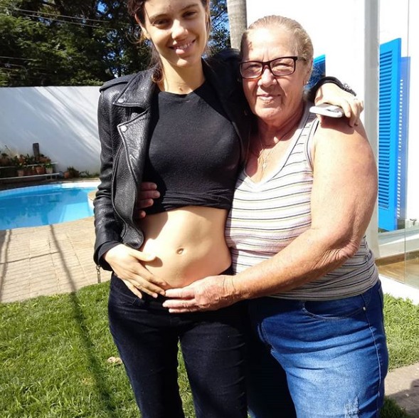 Laura Neiva e a avó Maria José (Foto: Reprodução/Instagram)