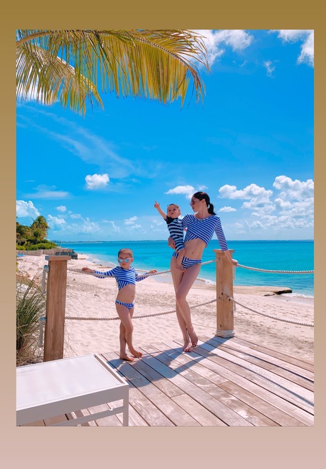 Coco Rocha curte Caribe com os filhos (Foto: Reprodução/Instagram)