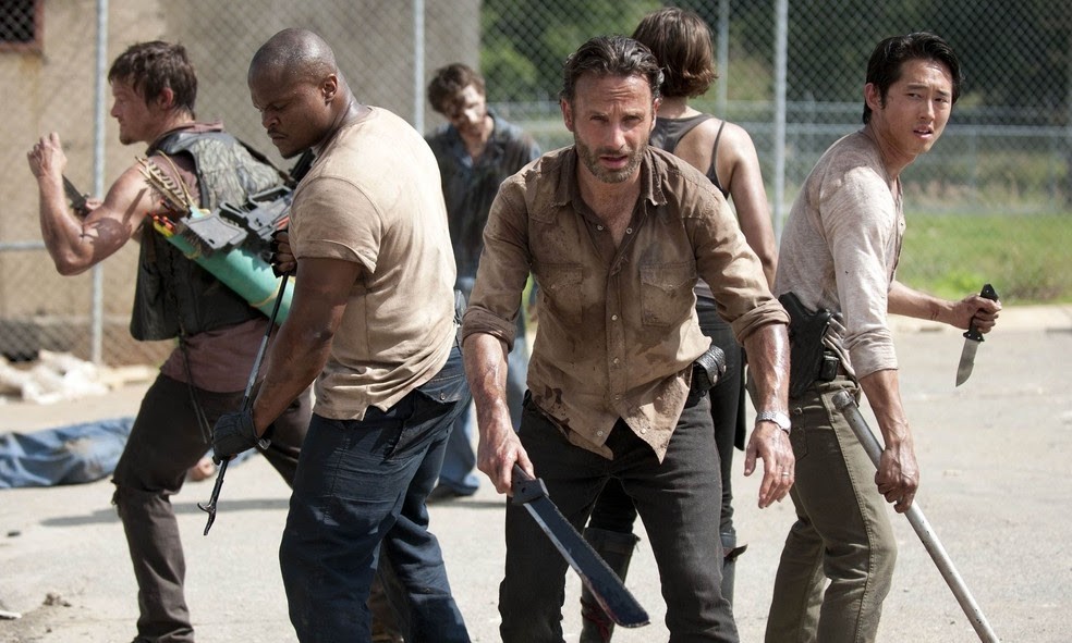 Cena de The Walking Dead mostra os personagens em mais uma luta pela sobrevivência (Foto: Divulgação/AMC)