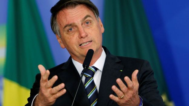 Bolsonaro acusa ONGs estrangeiras, motivadas por interesses econômicos, de manter os índios brasileiros 