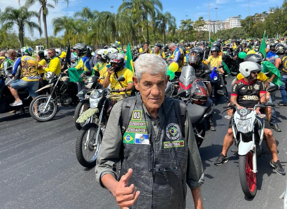Wladir Jacaré, idealizador das motociatas, já na concentração do ato no Aterro do Flamengo