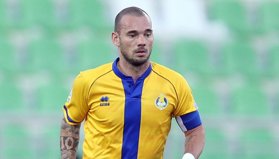 Aos 33 anos, Sneijder se aposenta da seleção holandesa