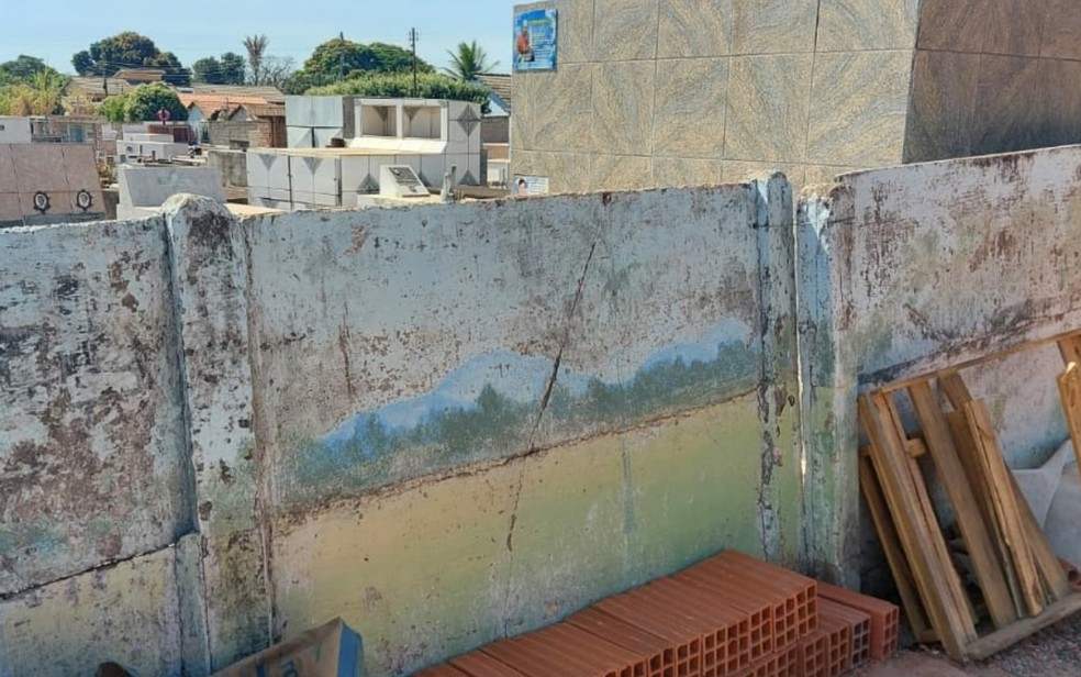 Moradores denunciam superlotação e descaso no cemitério de Piranhas, Goiás — Foto: Arquivo pessoal/Gerson Francisco Severino