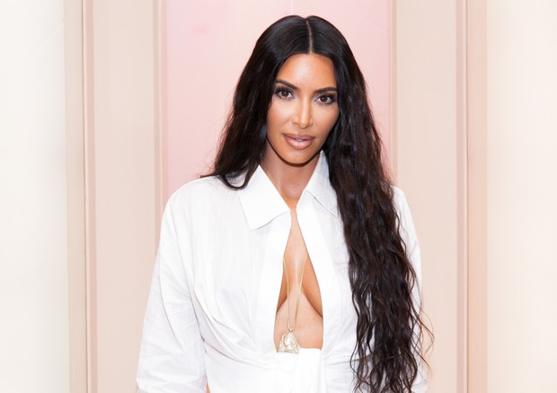 LOS ANGELES, CA - JUNE 18:  Kim Kardashian West at her first-ever KKW Beauty and Fragrance pop-up opening at Westfield Century City in Los Angeles on June 20th, 2018  (Photo by Presley Ann/Getty Images for ABA) (Foto: Getty Images for ABA)