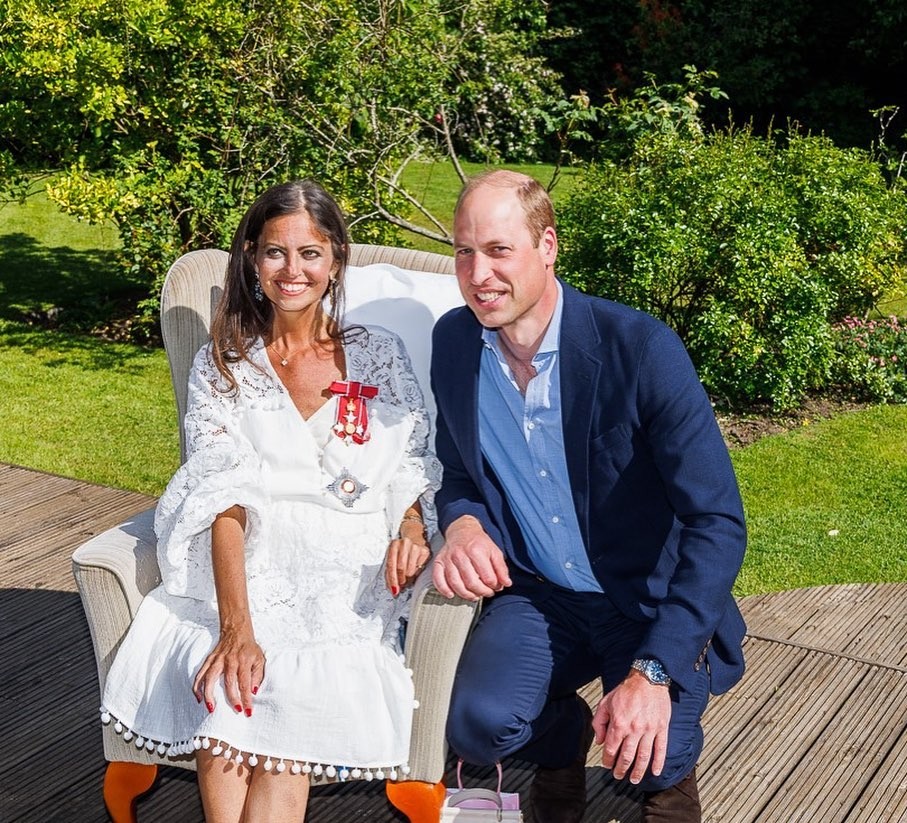  Deborah James e príncipe William após ela ganhar o título de "Dama" pela família real britânica (Foto: Reprodução/ Instagram)