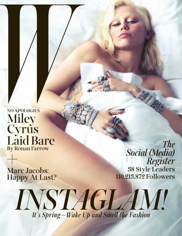 Aliás, parece que Miley Cyrus gostou de tirar a roupa diante das câmeras. Quatro meses depois, lá estava ela nua novamente na capa de uma publicação. Desta segunda vez, foi para a revista de moda 'W'. (Foto: Divulgação)