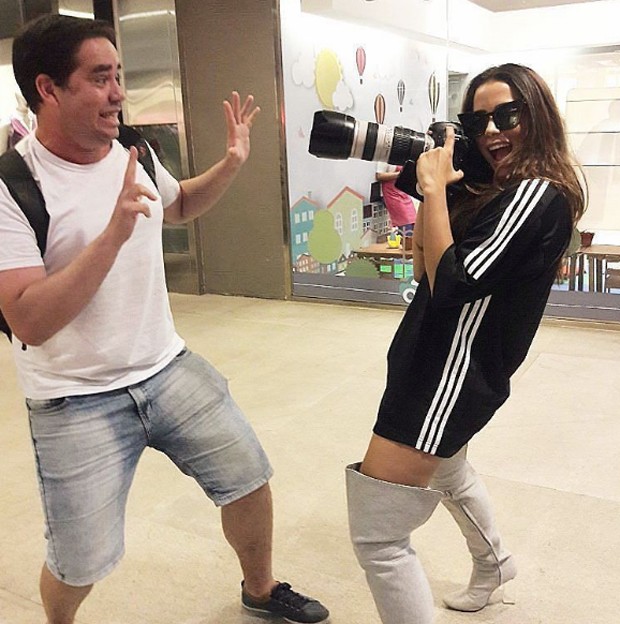 Anitta e paparazzo (Foto: Reprodução/Instagram)