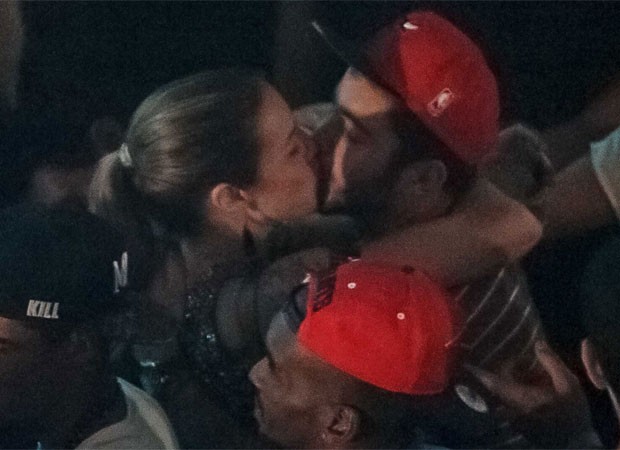 Luana Piovani troca beijos apaixonados com Pedro Scooby (Foto: Marcos Samerson / Agência We Love Photo/ Divulgação)
