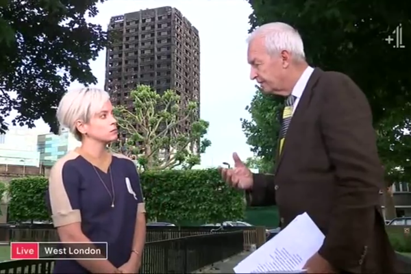 A cantora Lily Allen questionando as autoridades britânicas (Foto: Reprodução)