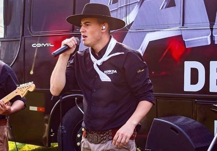 Músico de 24 anos morre após receber descarga elétrica de guitarra em São Borja