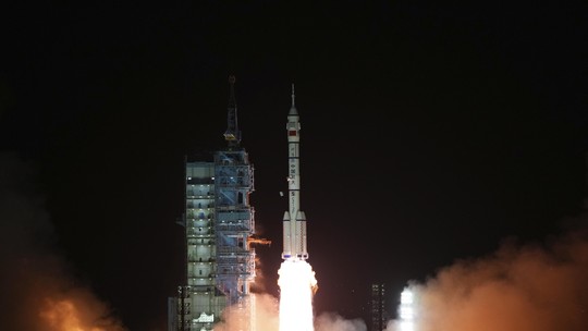 China lançará primeiro civil ao espaço e quer ir à Lua até 203 