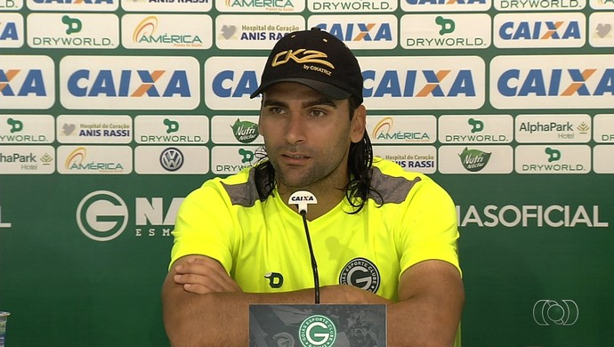 Léo Gamalho, atacante do Goiás (Foto: Reprodução/TV Anhanguera)