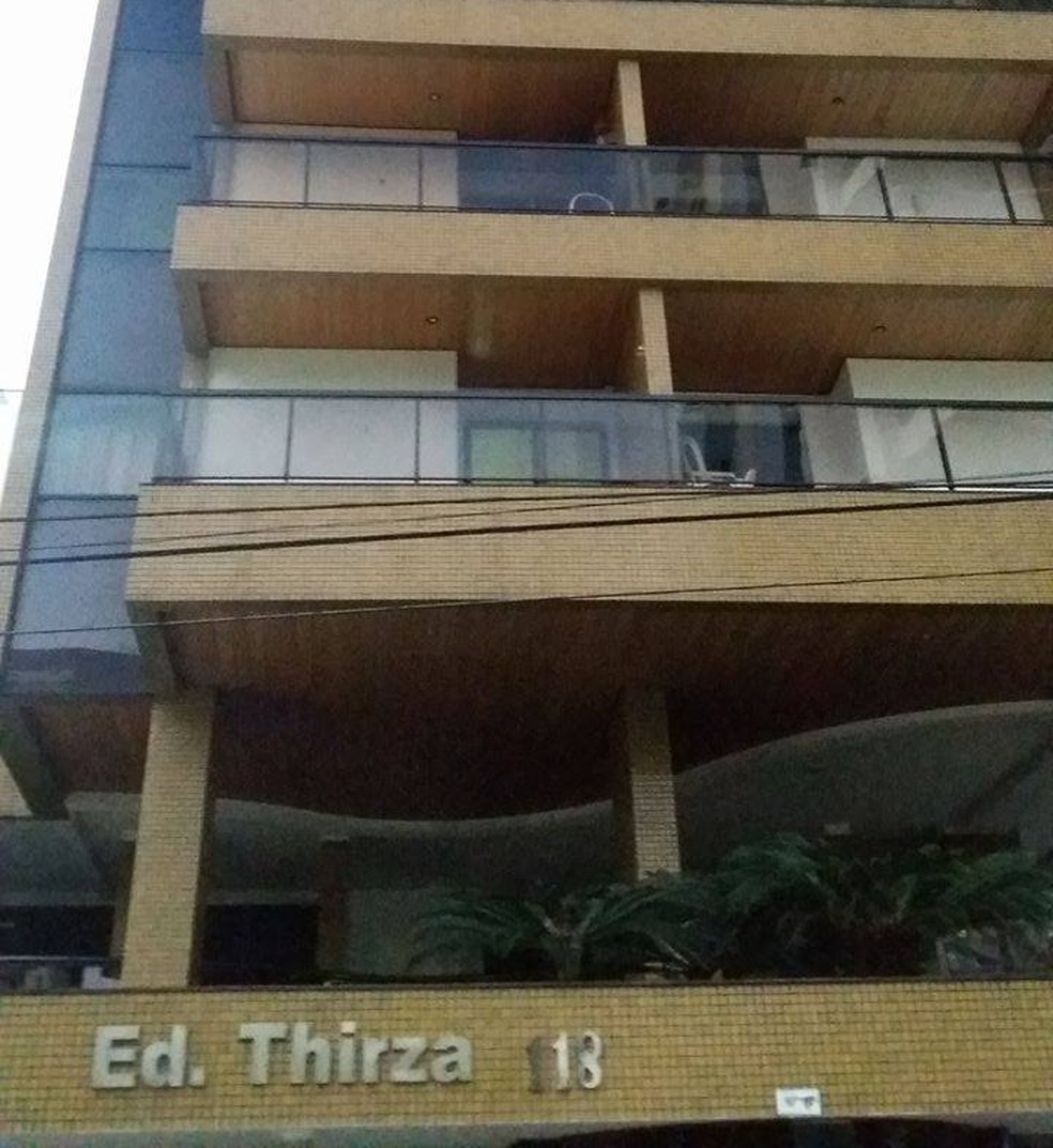 Edifício onde o crime aconteceu, na Praia da Costa (Foto: Manoela Albuquerque/G1 ES)