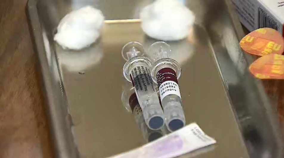Após morte de criança por meningite, casos preocupam pais em São José; Prefeitura nega surto