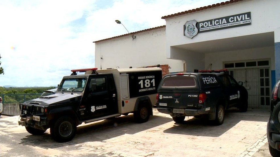 Corpo da vítima foi encaminhado ao Serviço Médico Lega (SML) de  Linhares — Foto: Raphael Verly/ TV Gazeta