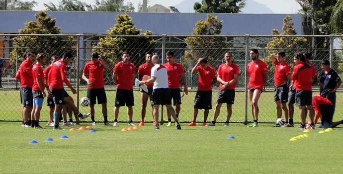 jogadores Chile treino (Foto: Tarcísio Badaró)