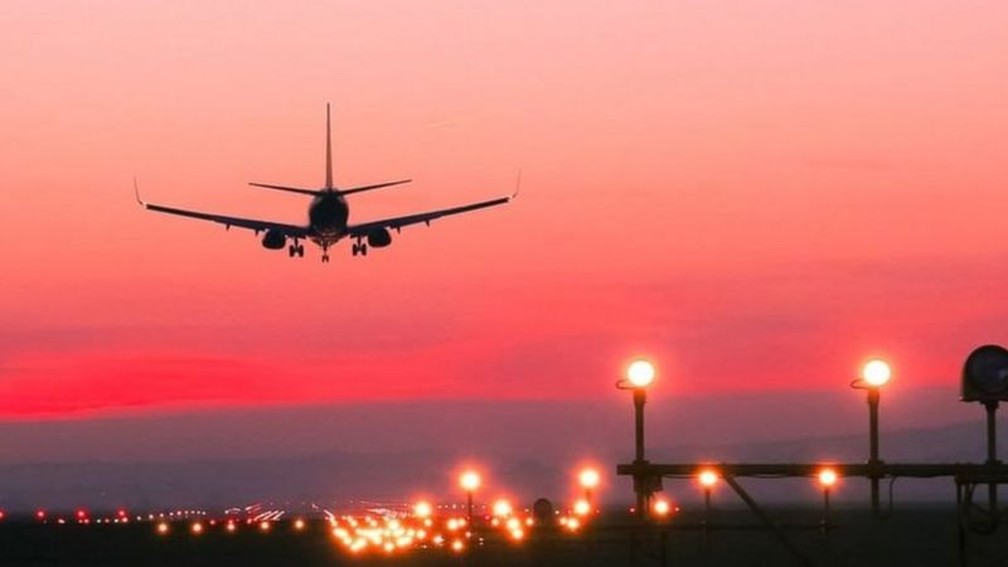 Com avanço da vacinação pelo mundo, países começam a abrir as fronteiras para turistas imunizados. Mas pessoas vindas do Brasil tem ficado de fora — Foto: Getty Images/BBC