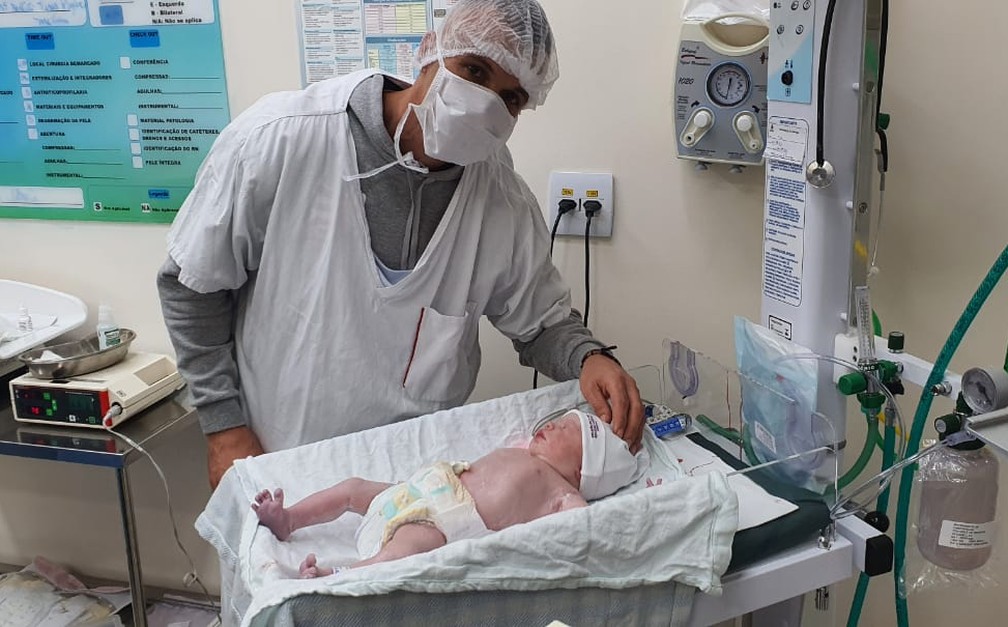 Maya nasceu &agrave;s 9h35 deste s&aacute;bado, na Maternidade de Campinas &mdash; Foto: Paulo Rodrigues
