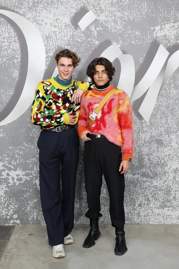 Nils Kuesel and Nic Kaufmann at Dior Men's Fall 2022 show in London (Foto: Reprodução/ Getty Images)