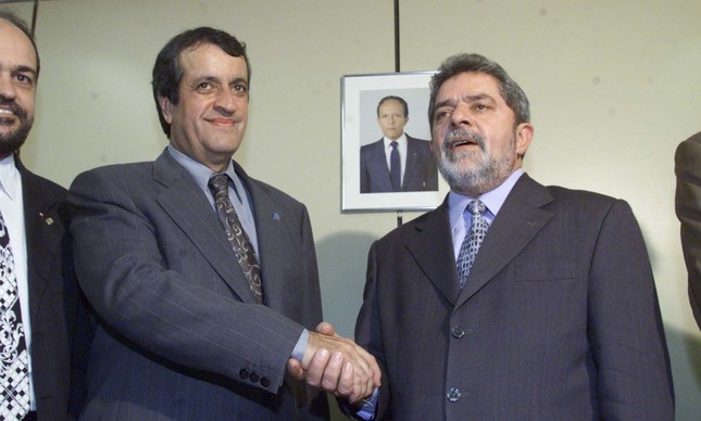 Valdemar Costa Neto com o então candidato a presidente Lula em junho de 2001