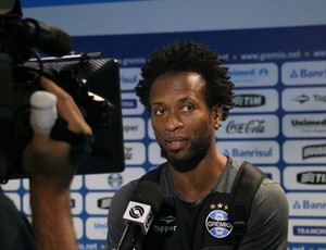Zé Roberto banca 10 ingressos e cumpre promessa: Foram rapidinho