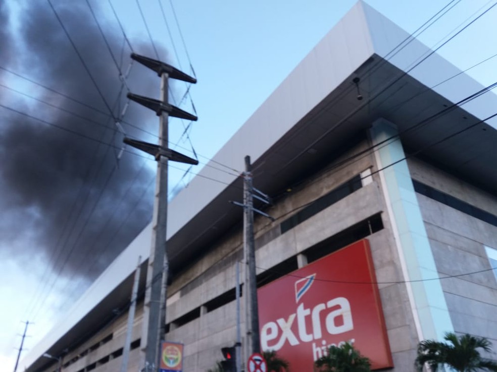 IncÃªndio atingiu maior shopping da capital potiguar â€” Foto: Norton Rafael/Inter TV Cabugi