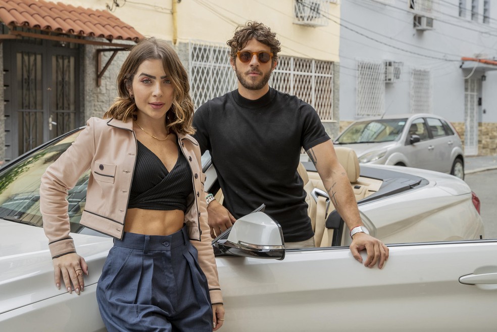 Chiara (Jade Picon) e Ari (Chay Suede) — Foto: Globo/Fábio Rocha