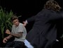 Justin Bieber ‘apanha’ de Zach Galifianakis durante entrevista Justin Bieber ‘apanha’ de Zach Galifianakis durante entrevista