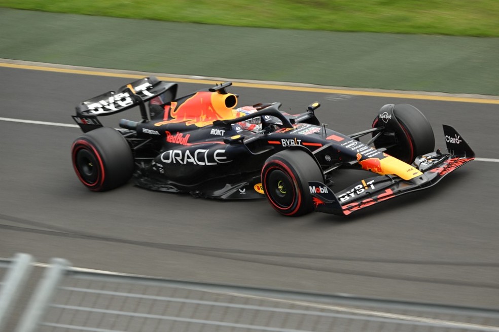 Max Verstappen na classificação do GP da Austrália da F1 2023 — Foto: WILLIAM WEST / AFP