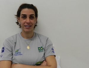 Atacante da seleção brasileira de vôlei sentado, Janaina Petit (Foto: Caroline Aleixo/GLOBOESPORTE.COM)