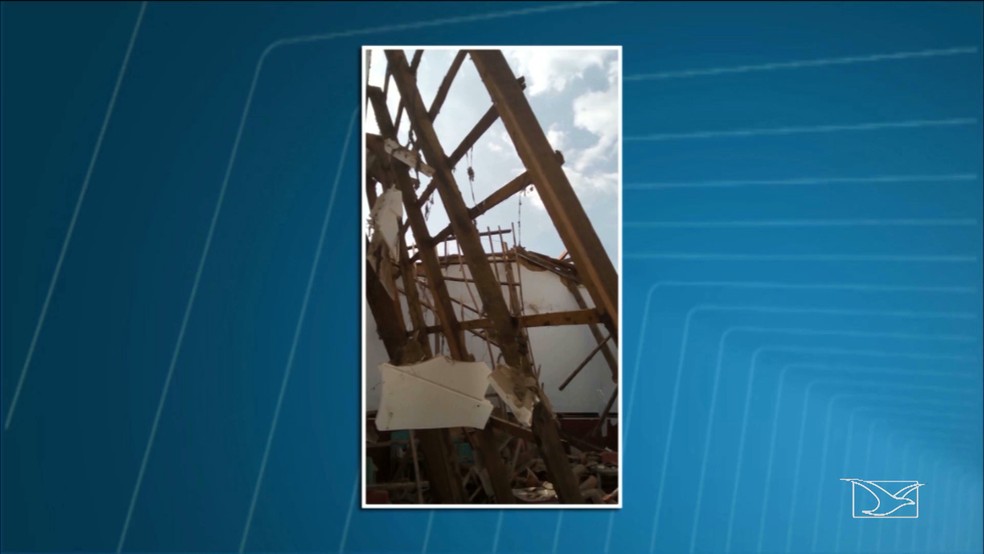 Teto da escola desabou em novembro do ano passado. (Foto: Reprodução/TV Mirante)