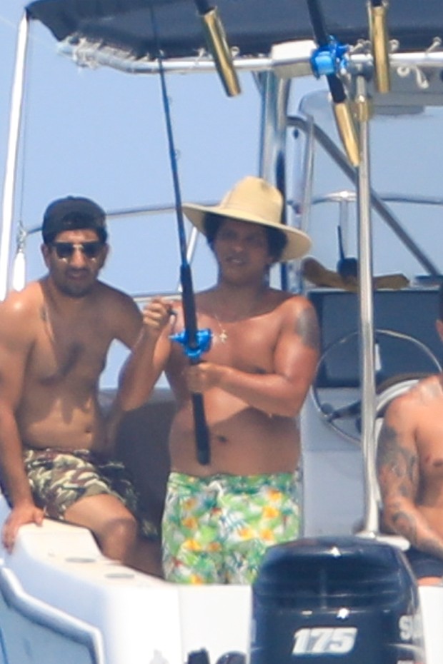 Bruno Mars: férias (Foto: Backgrid)