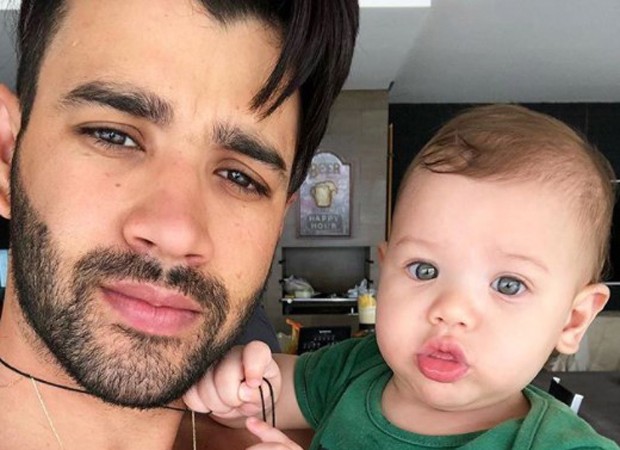 Gusttavo Lima e o filho, Gabriel (Foto: Reprodução/Instagram)