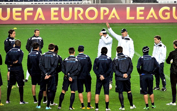 Vladimir Petkovic jogadores treino Lazio (Foto: AFP)