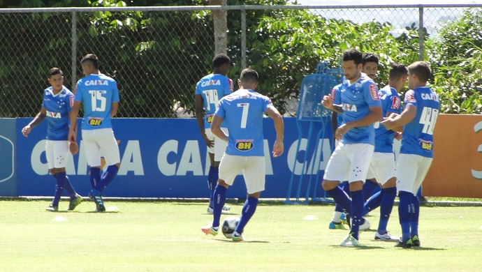 Com Fabiano poupado, chances de Mayke ser titular no sábado aumentam