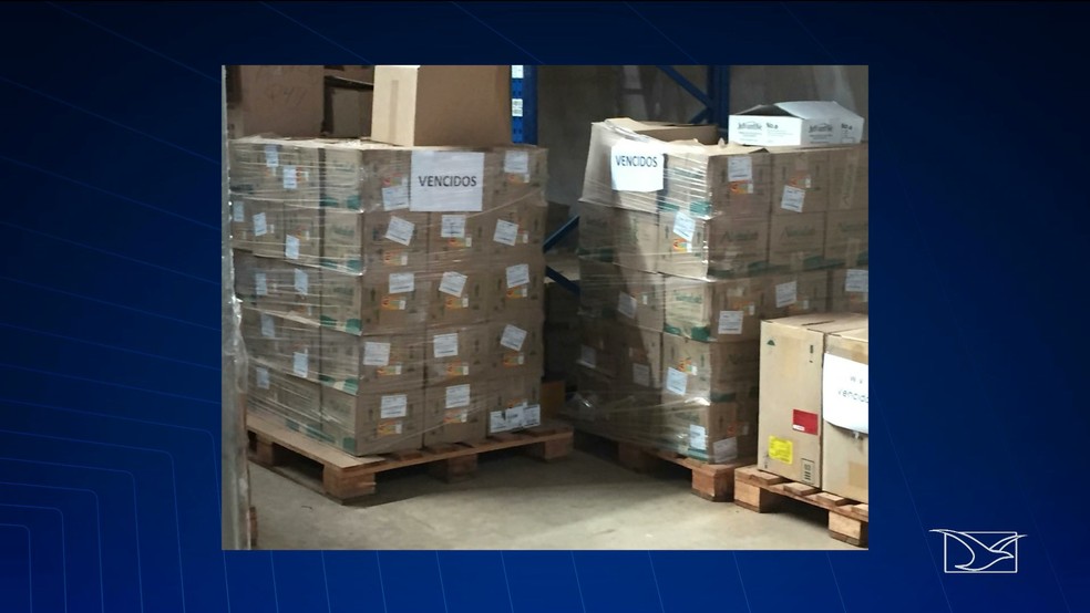 Remédios acumulados em galpão de São Luís e que perderam o prazo de validade. — Foto: Reprodução/TV Mirante