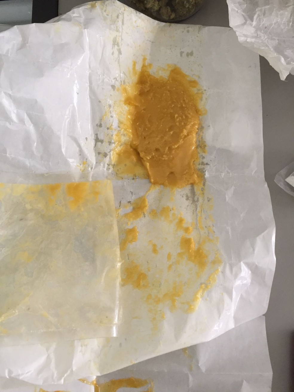 Droga que é chamada de "meleca" e potencializa a maconha também foi apreendida em Bauru — Foto: Polícia Civil / Divulgação