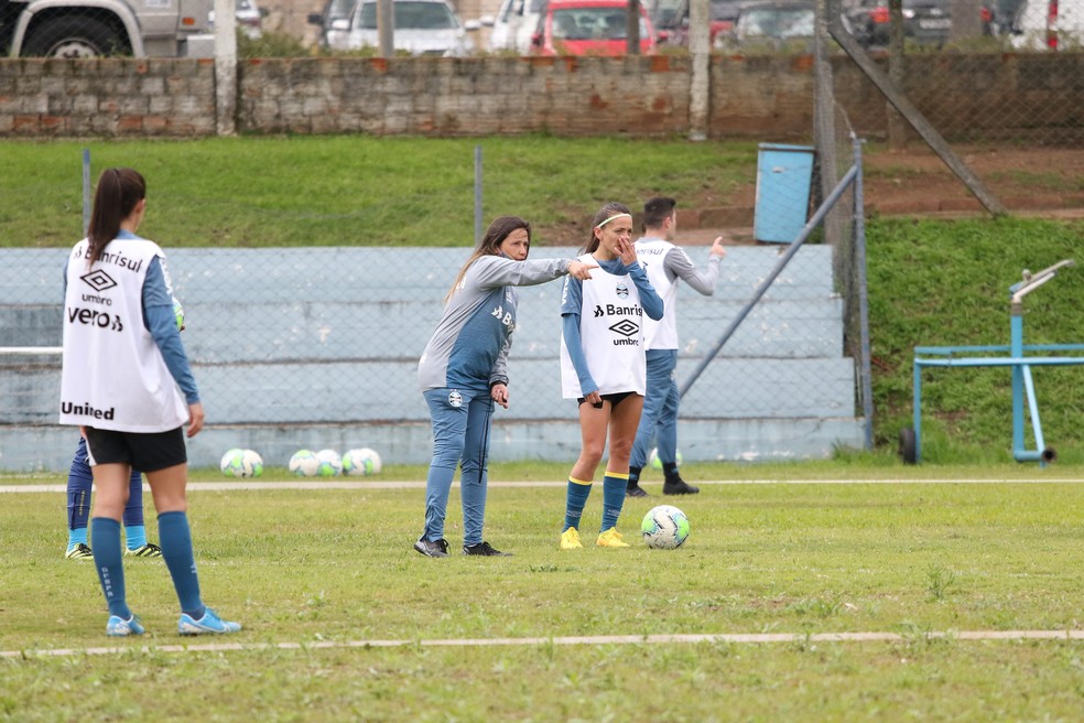 Grêmio treina antes do retorno do Brasileiro feminino — Foto: Jéssica Maldonado / Grêmio FBPA