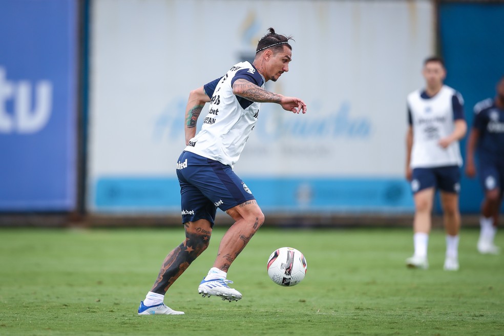 Grêmio faz mistério para enfrentar São Luiz, não divulga relacionados, mas prepara time reserva