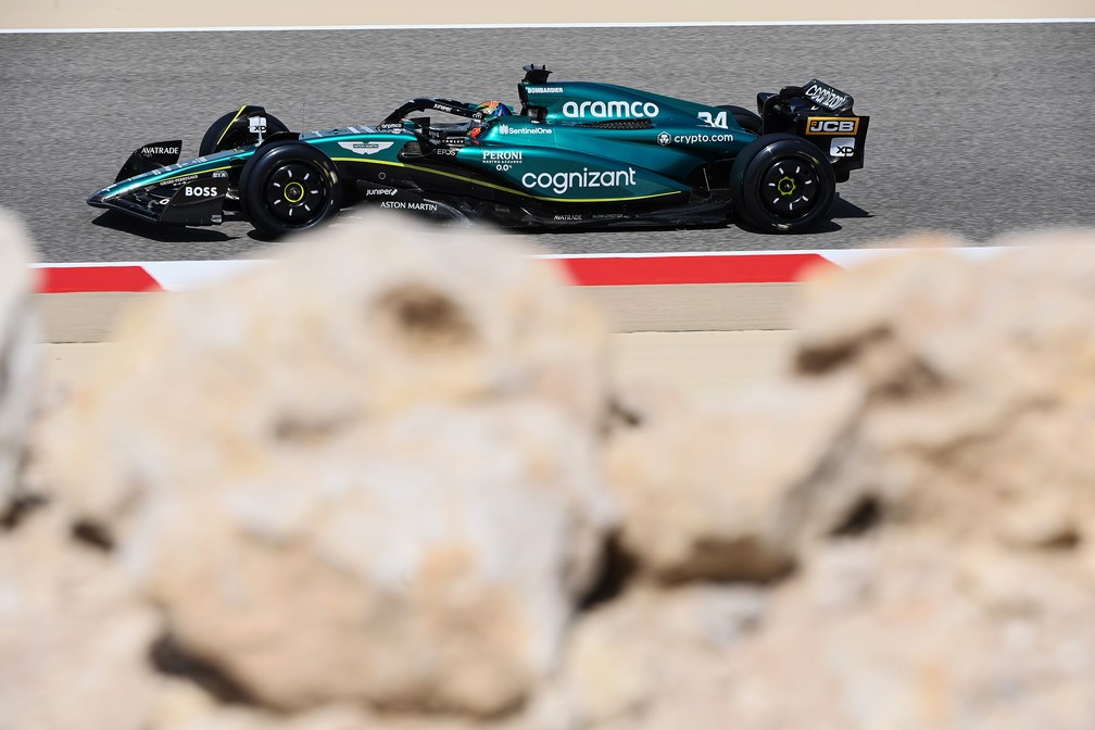 Felipe Drugovich entrou na vaga de Lance Stroll, machucado, e deixou boa impressão nos testes em Sakhir — Foto: Mark Sutton/Aston Martin