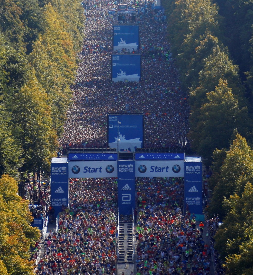 Milhares de pessoas participam da Maratona de Berlim, na Alemanha — Foto: Reuters