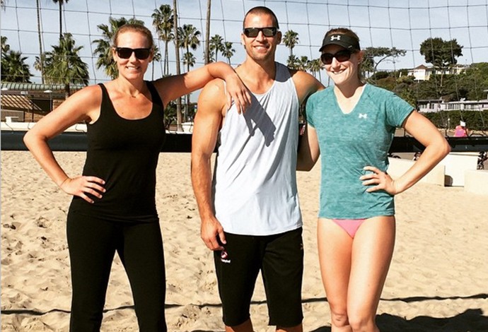 Jennifer Kessy e Emily Day em treino na praia Vôlei de praia (Foto: Reprodução / Instagram)