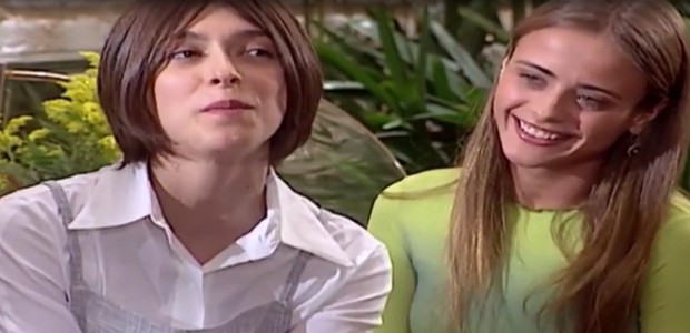 Julia Feldens e Juliana Silveira, como Ciça e Paty, em cena de Laços de Família (Foto: Reprodução/TV Globo)