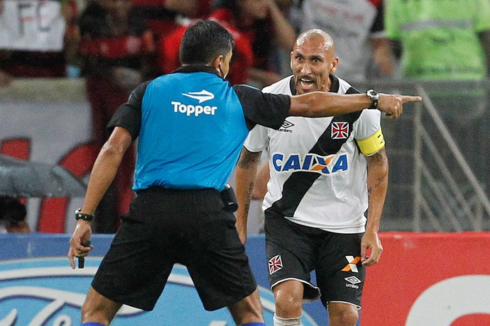 Guinazu, Flamengo x Vasco (Foto: Marcelo Sadio / Vasco.com.br)