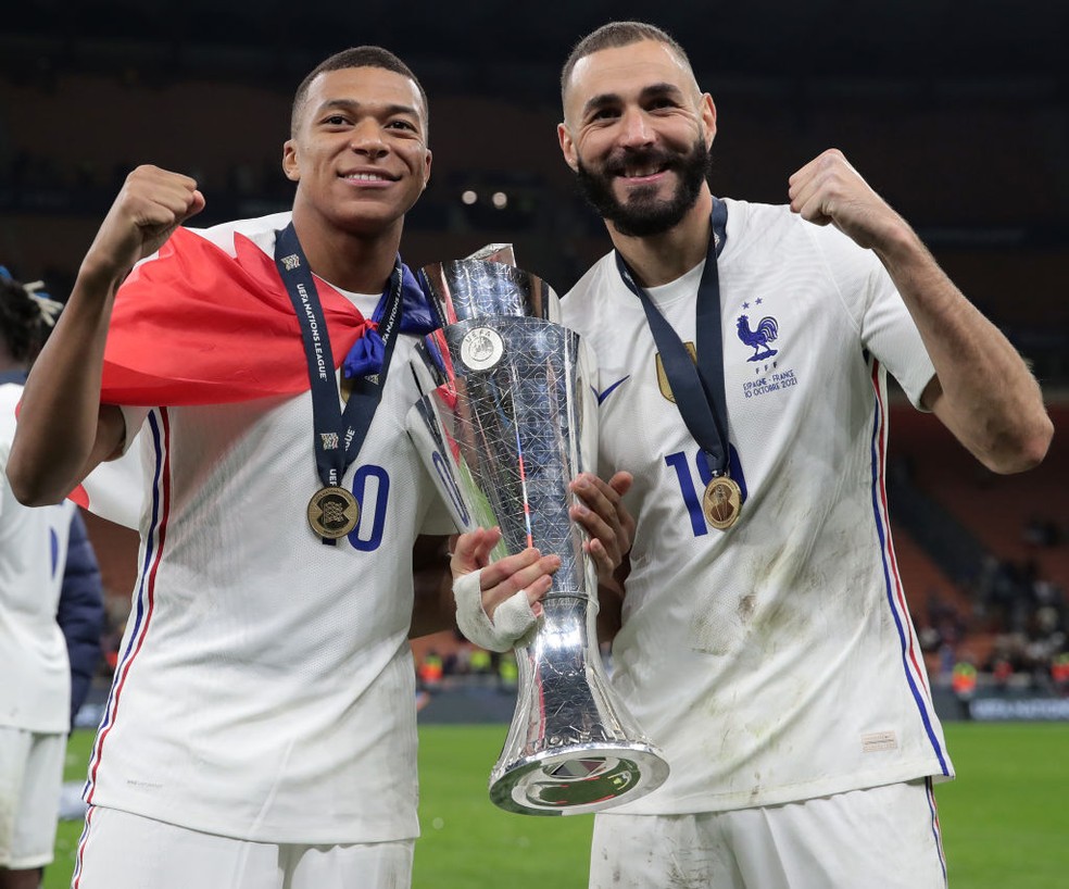 Mbappé e Benzema conquistaram a Liga das Nações 2021/22 com a seleção da França — Foto: Getty Images