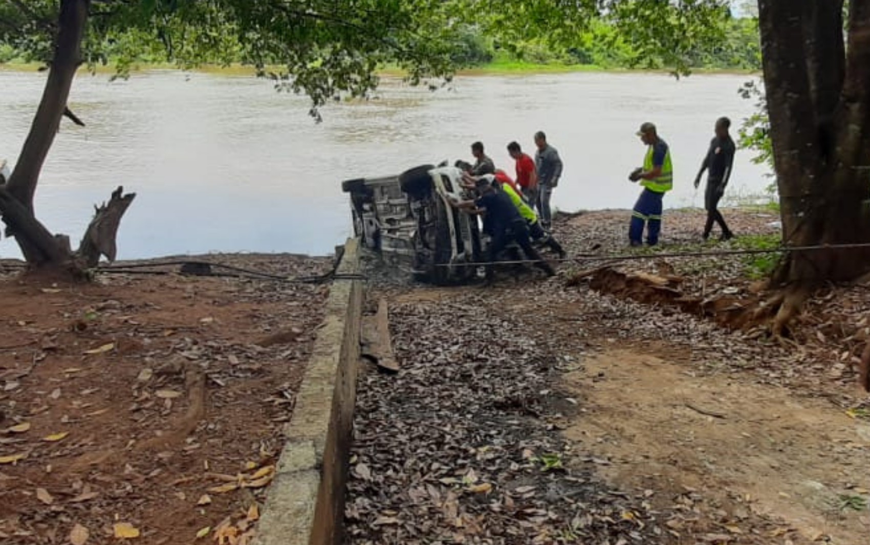 Corpo de comerciante que caiu com o carro no Rio Pardo é encontrado em Ribeirão Preto, SP